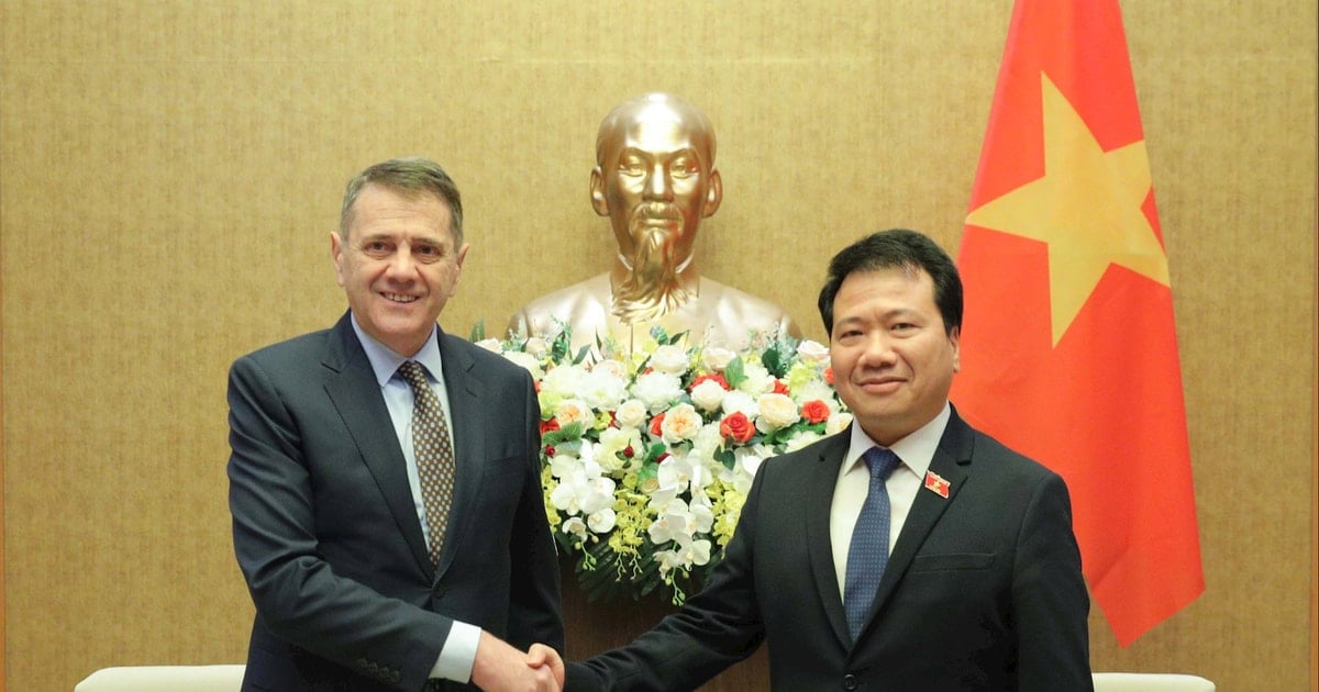 Chủ tịch Nhóm NSHN Việt Nam - Bulgaria Ngô Trung Thành tiếp Đại sứ Bulgaria tại Việt Nam