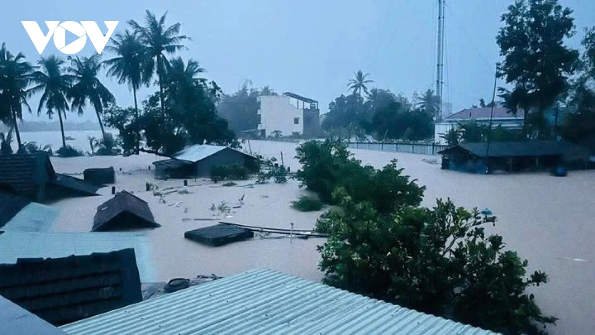 ភ្លៀង​ធ្លាក់​ខ្លាំង​នៅ​ភាគ​កណ្តាល​ភាគ​ខាង​ត្បូង​បង្ក​ឱ្យ​មាន​ទឹកជំនន់​រាលដាល