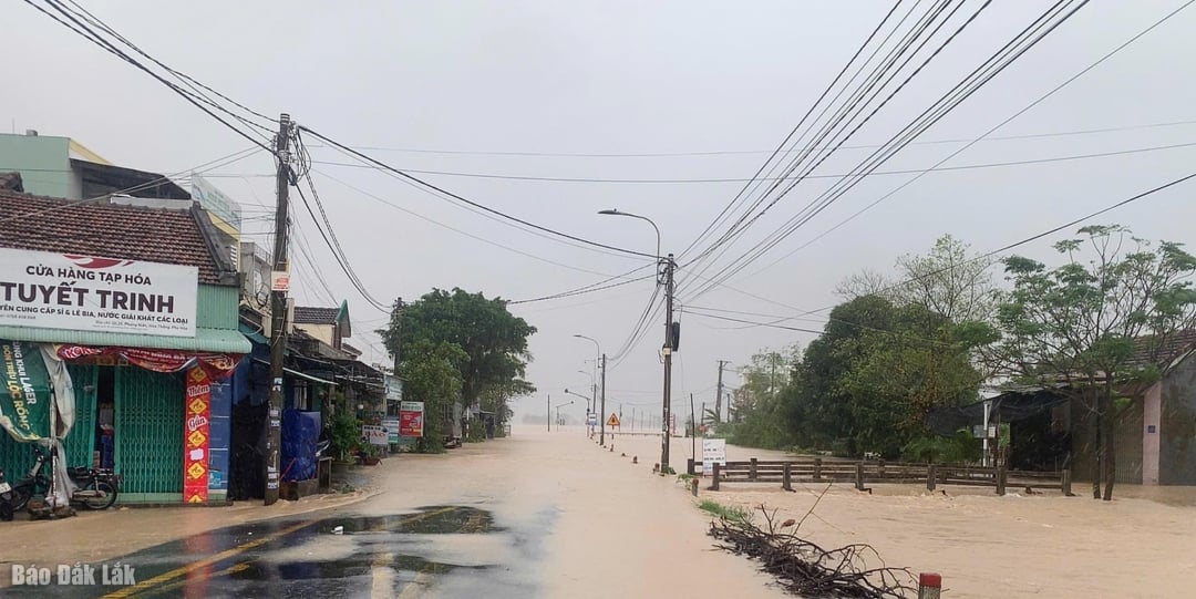 ບາງບ່ອນຖືກນໍ້າຖ້ວມເລິກຢູ່ເສັ້ນທາງຫຼວງ 25.