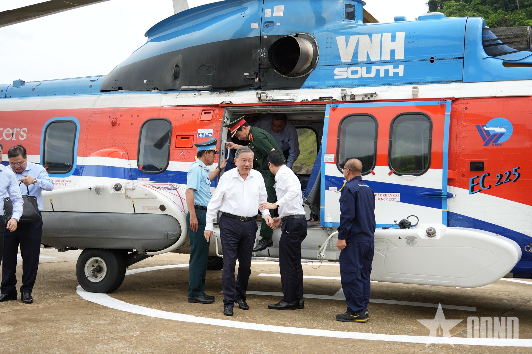 جنرل سکریٹری ٹو لام نے Ca Mau میں دورہ کیا اور کام کیا۔
