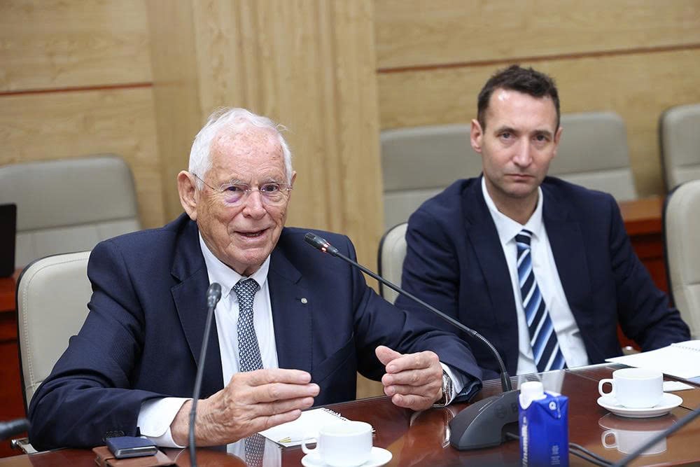 Thứ trưởng Nguyễn Tri Thức tiếp Hiệu trưởng Trường Đại học Khoa học Ứng dụng IMC Krems- Cộng hòa Áo
- Ảnh 3.