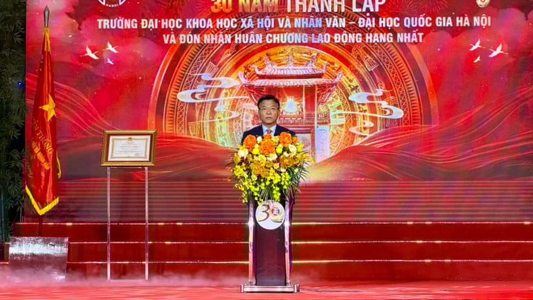 उप प्रधानमंत्री ले थान लोंग समारोह में बोलते हुए। (फोटो: क्विन न्गुयेन)