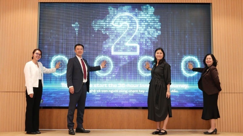 Các đại biểu phát động cuộc thi Hackathon Thử thách Công dân Số Trẻ (YDCC) 2025 - AI vì hành động khí hậu. (Ảnh: UNDP)