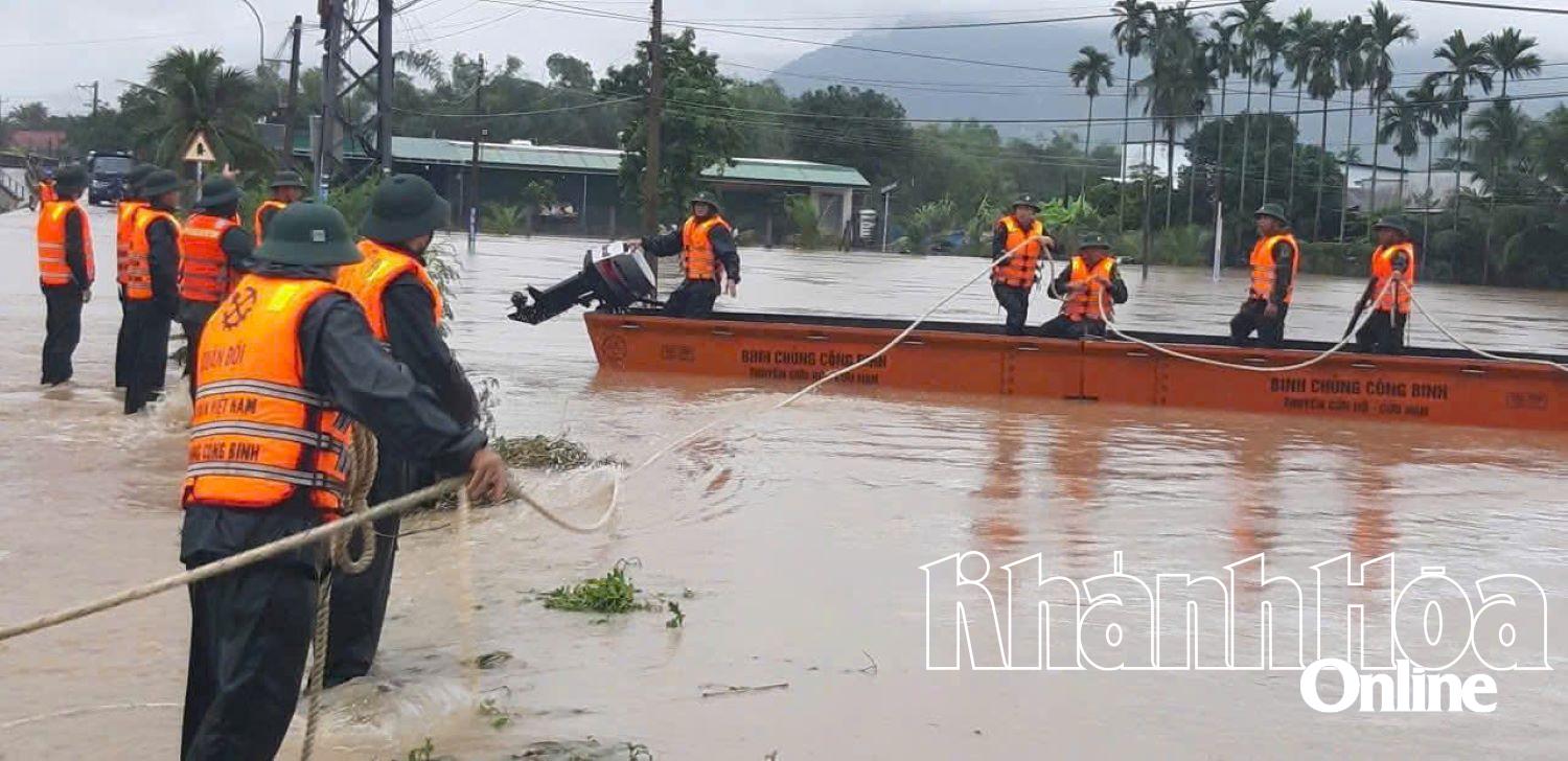 Styrkor samordnade för att evakuera människor i två byar, Hoa An och Giai Phong.