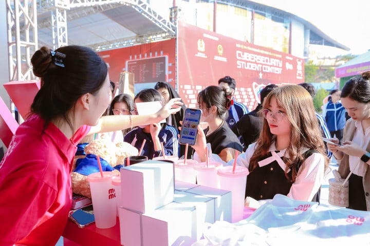 Стенд MoMo на конкурсі «Студенти кібербезпеки 2025». (Джерело: MoMo)