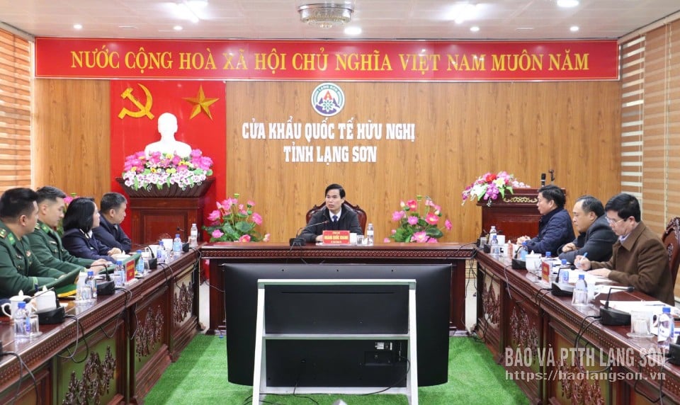 Quang cảnh buổi làm việc