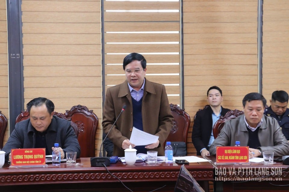 Lãnh đạo Ban Quản lý Khu Kinh tế cửa khẩu Đồng Đăng - Lạng Sơn phát biểu tại buổi làm việc