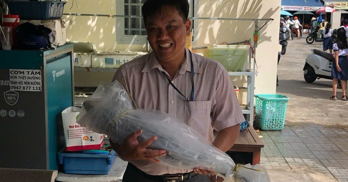 Niềm vui ngày Nhà giáo Việt Nam qua những món quà 'không đụng hàng'