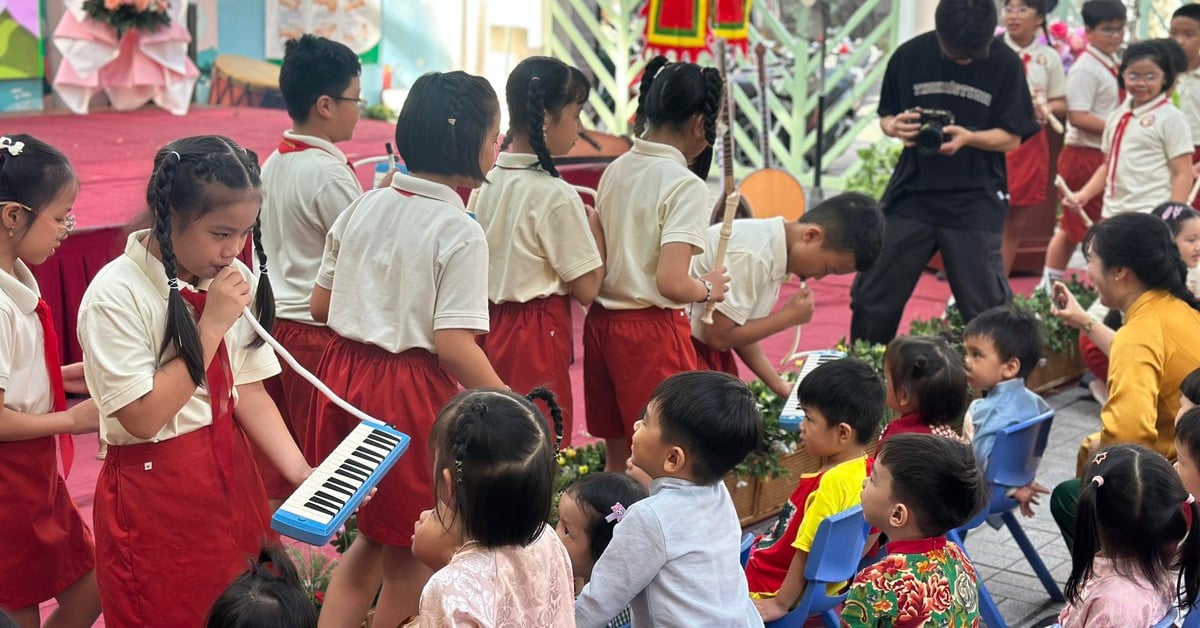 Hai trường chất lượng cao ở TP.HCM giao lưu âm nhạc dân tộc