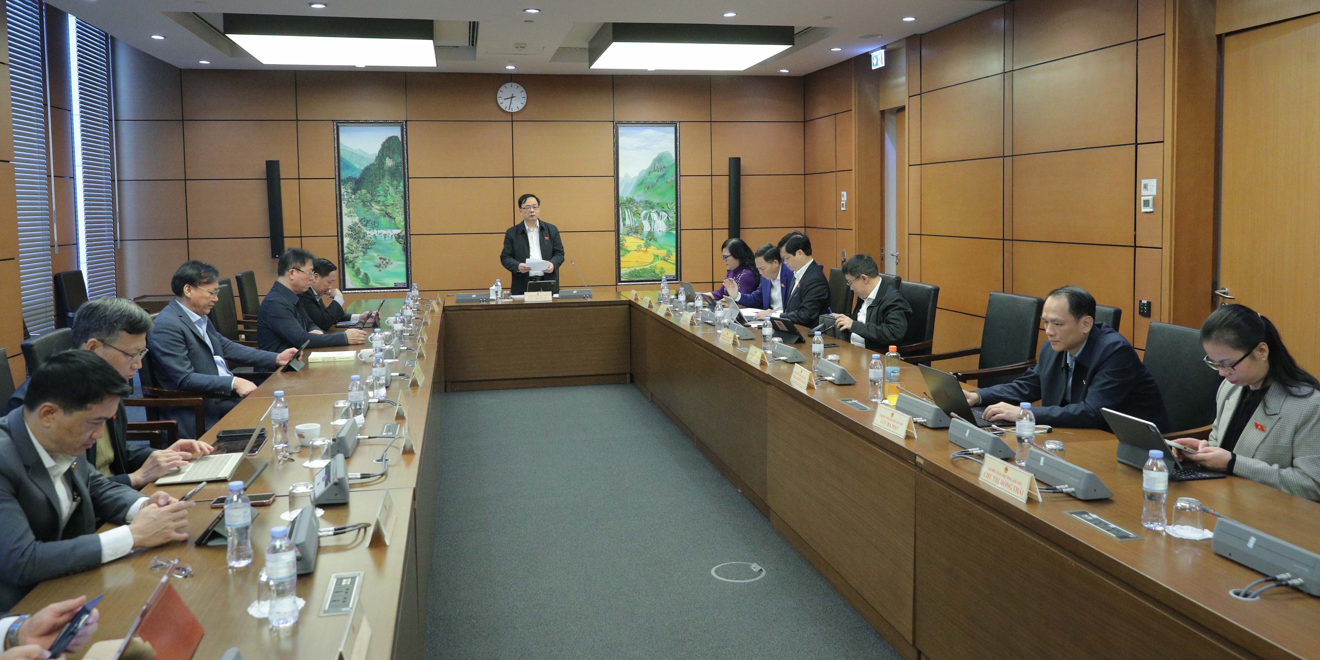 Đoàn ĐBQH TP. Huế nêu nhiều góp ý về đất đai, hội nhập và sân bay Gia Bình