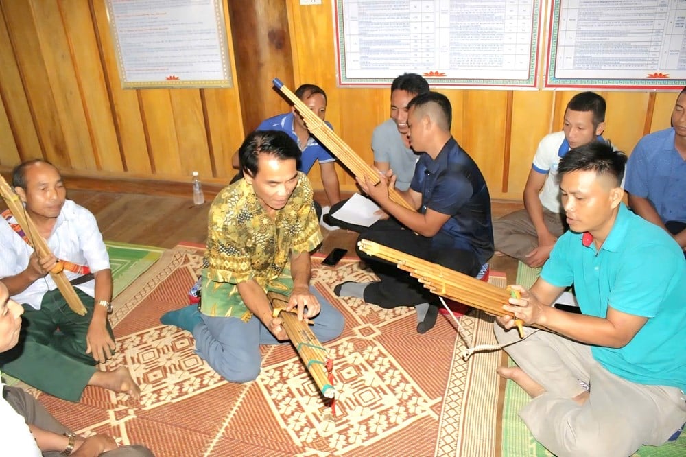 „Lehrer ohne Podien“ halten die Flamme der thailändischen Kultur mitten im Dschungel am Leben – Foto 1