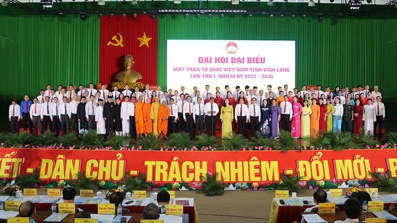 Ủy viên Ủy ban Mặt trận Tổ quốc Việt Nam tỉnh Vĩnh Long khóa 1, nhiệm kỳ 2025-2030 ra mắt Đại hội.