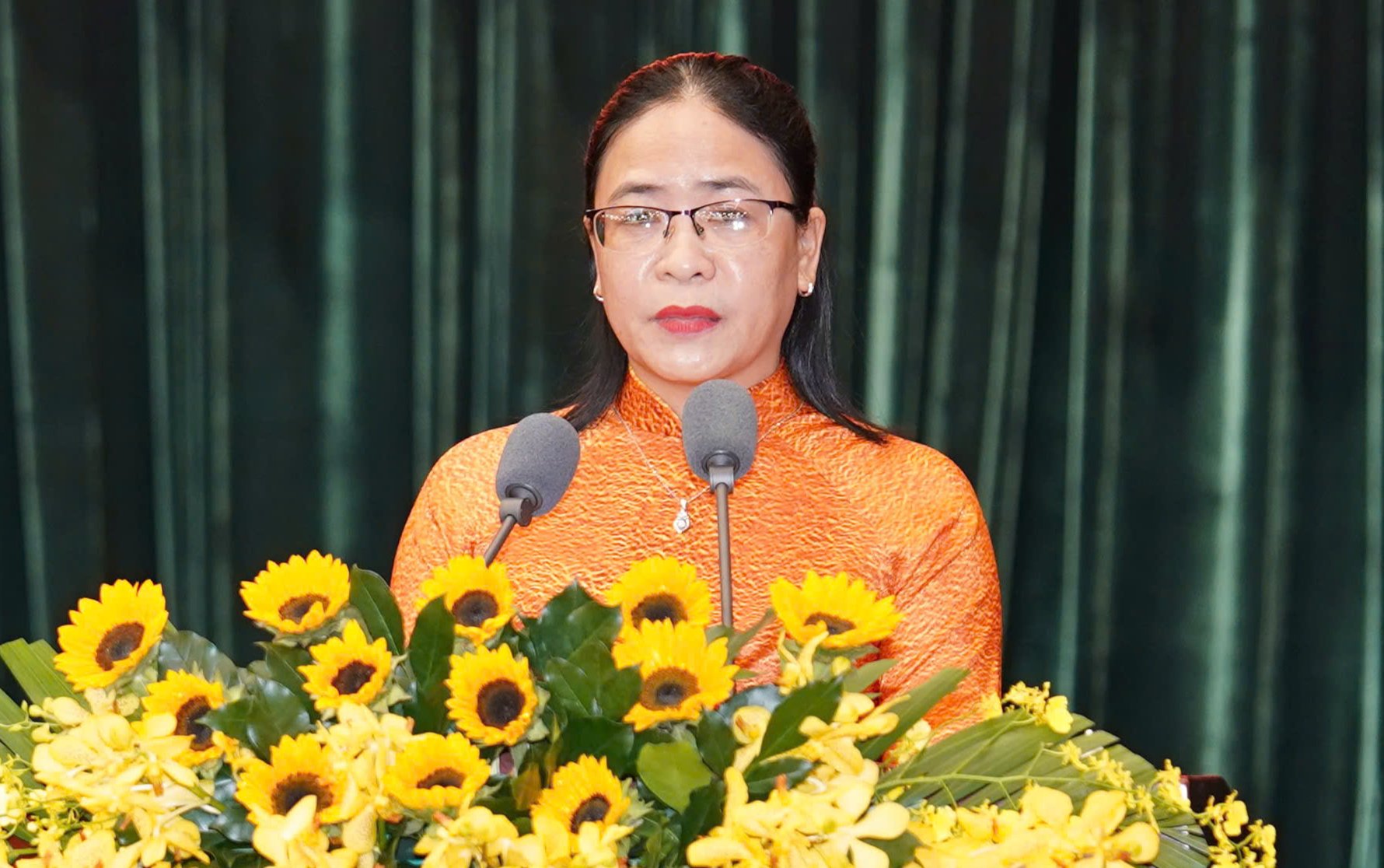 HCMC ماڈلز سے زیادہ خوبصورت ہے۔