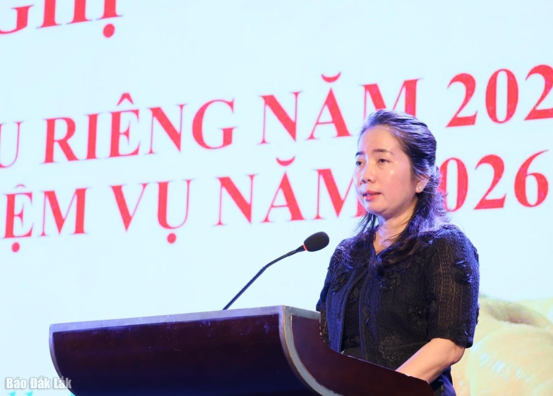 Phó Giám đốc Sở Nông nghiệp và Môi trường Đặng Thị Thủy phát biểu ý kiến.