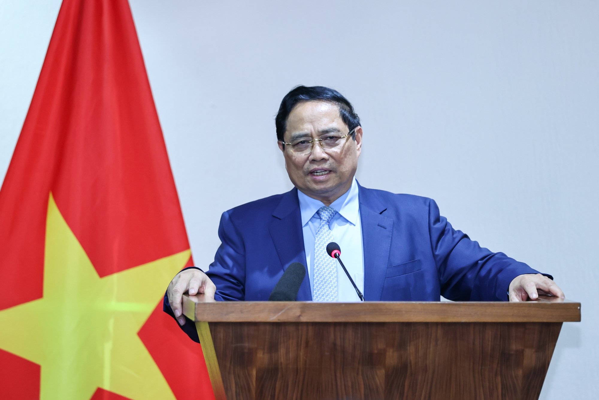 Thủ tướng Phạm Minh Chính gặp mặt cộng đồng người Việt Nam tại Algeria - Ảnh 1.