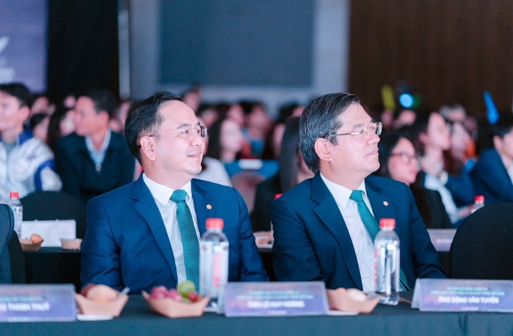 Giải mã sức hút của Vũ trụ Đồng tiền 2025: “Giảng đường” tài chính 4.0 thu hút 54 trường đại học tranh đấu- Ảnh 1.