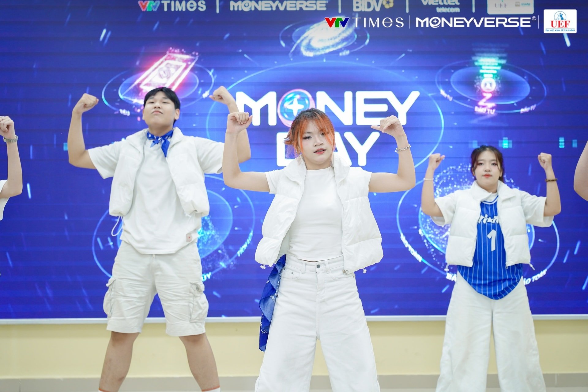 Giải mã sức hút của Vũ trụ Đồng tiền 2025: “Giảng đường” tài chính 4.0 thu hút 54 trường đại học tranh đấu- Ảnh 2.