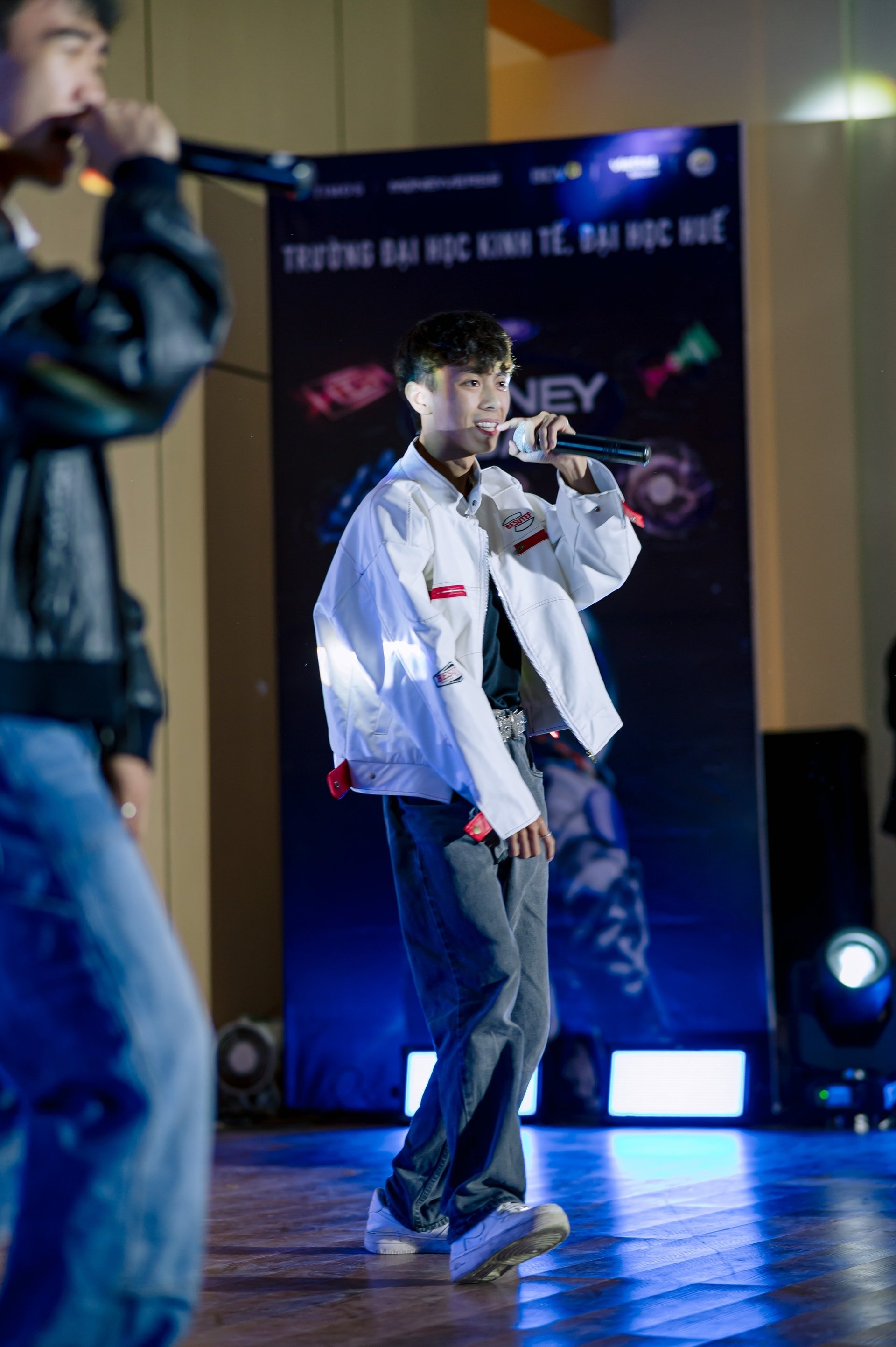 Giải mã sức hút của Vũ trụ Đồng tiền 2025: “Giảng đường” tài chính 4.0 thu hút 54 trường đại học tranh đấu- Ảnh 3.