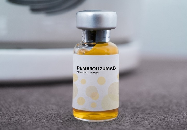 Thuốc Pembroria là thuốc sinh học có cùng hoạt chất pembrolizumab.