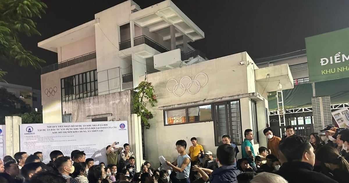 Loạn 'suất ngoại giao', giữ chỗ trái phép: Bộ Xây dựng siết mạnh mua nhà ở xã hội