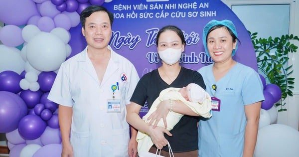 Bé gái 500g xuất viện sau 135 ngày điều trị tại Bệnh viện Sản Nhi Nghệ An