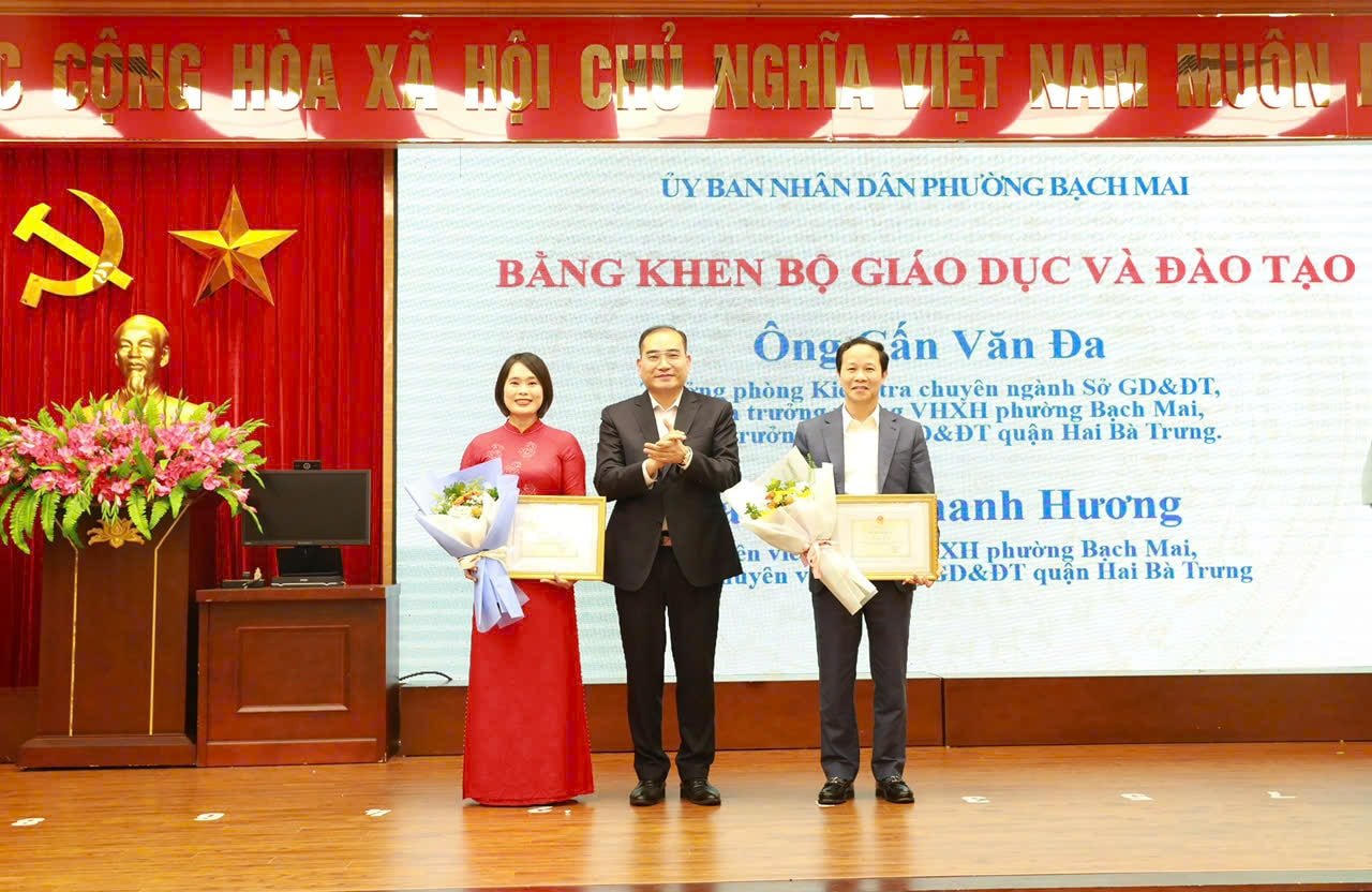 Phường Bạch Mai: Tuyên dương các điển hình tiên tiến, nhà giáo tiêu biểu- Ảnh 2.