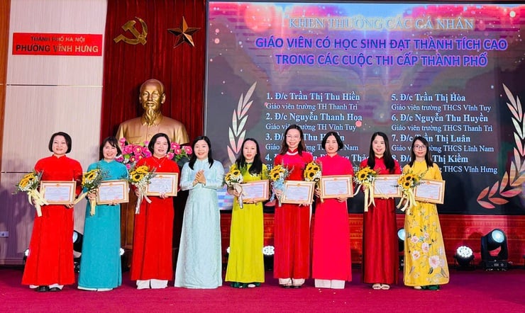 Phường Vĩnh Hưng: Tri ân, tuyên dương Nhà giáo tiêu biểu năm 2025- Ảnh 2.