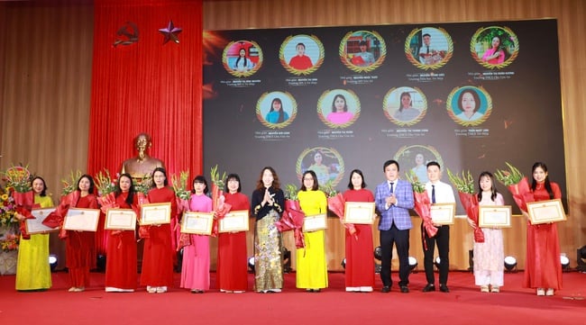 Phường Yên Sở biểu dương các điển hình tiên tiến, nhà giáo tiêu biểu- Ảnh 5.