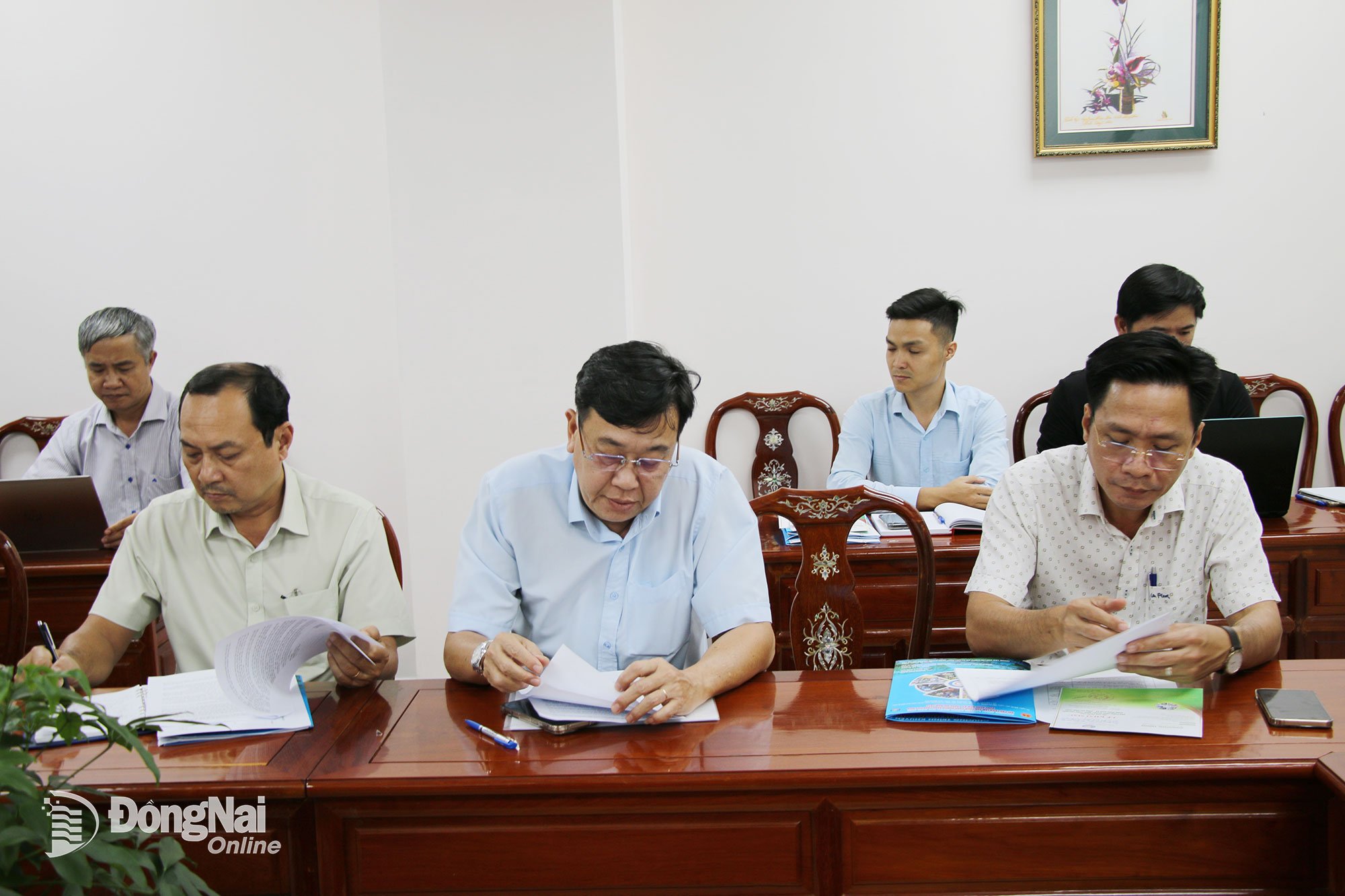 Đại diện các đơn vị liên quan tham dự cuộc họp. Ảnh: Hải Quân
