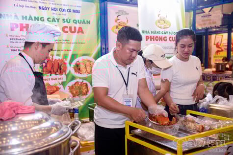 Cua Cà Mau “cháy hàng” trong 2 ngày đầu Lễ hội ẩm thực tại TP Hồ Chí Minh