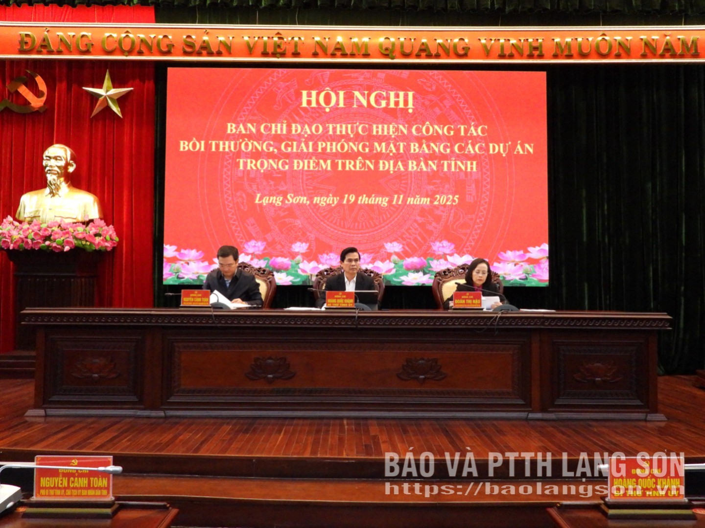 Ο σύντροφος Χοάνγκ Κουόκ Κανχ, Γραμματέας του Επαρχιακού Κόμματος, προήδρευσε του συνεδρίου.