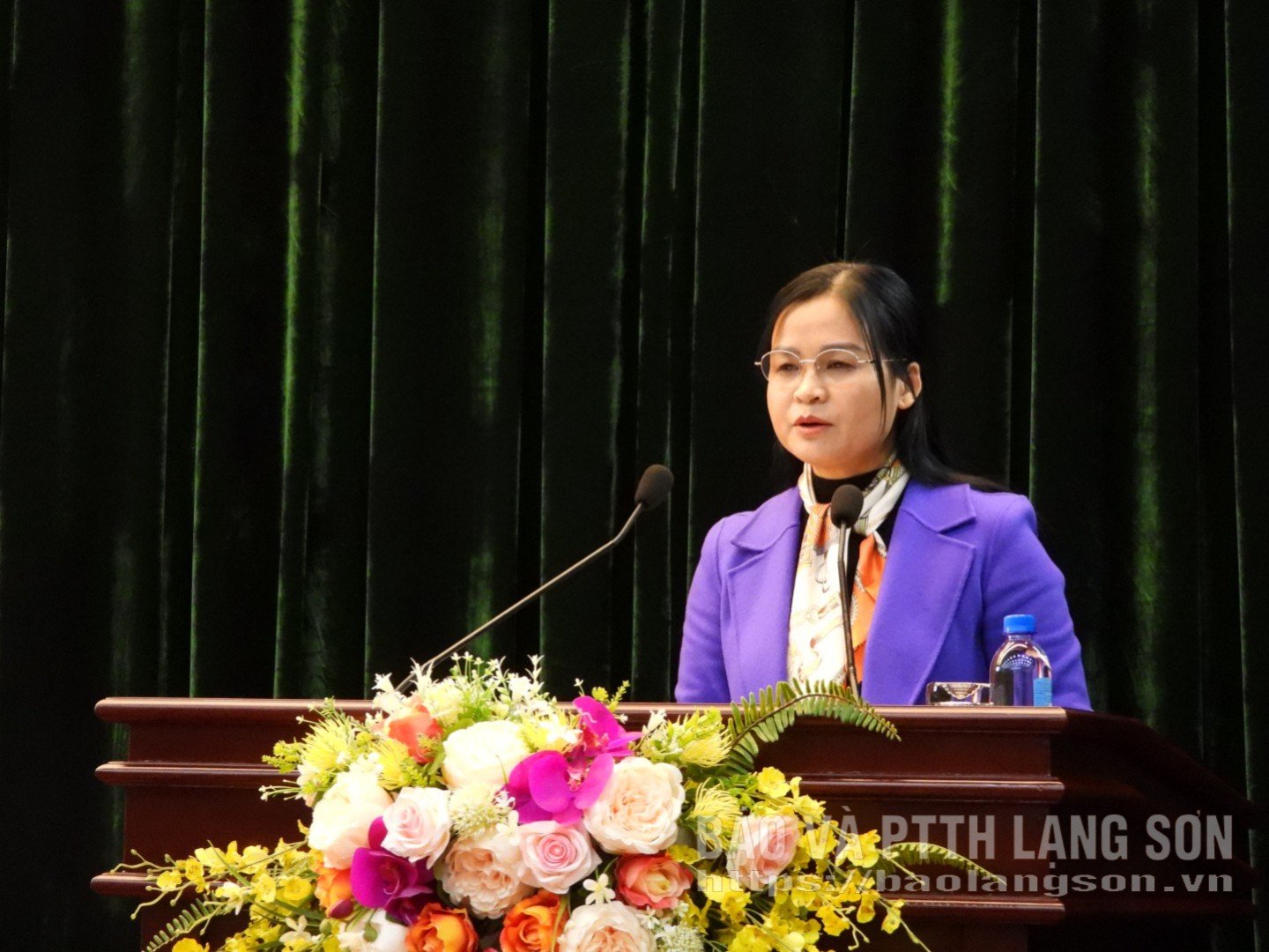 Ο επικεφαλής της Κομματικής Επιτροπής της κοινότητας Χούου Λουνγκ μίλησε στο συνέδριο.