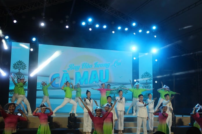 Khai mạc Lễ hội Ẩm thực Ngày hội Cua Cà Mau 2025 tại TP HCM - Ảnh 1.