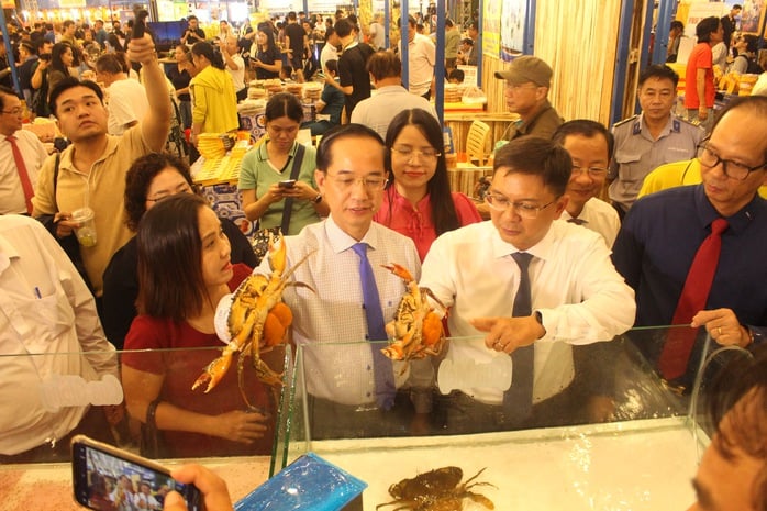 Khai mạc Lễ hội Ẩm thực Ngày hội Cua Cà Mau 2025 tại TP HCM - Ảnh 4.