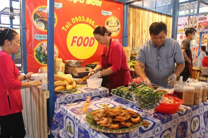 Khai mạc Lễ hội Ẩm thực Ngày hội Cua Cà Mau 2025 tại TP HCM - Ảnh 5.