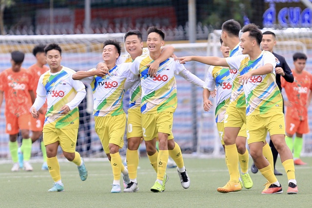 Trường ĐH Thủy Lợi và HUPES thắng tưng bừng, nhiều đội 'cóng' vì thời tiết quá lạnh- Ảnh 3.