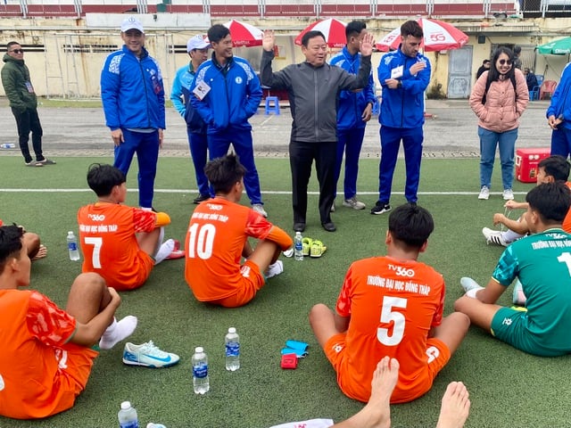 Trường ĐH Thủy Lợi và HUPES thắng tưng bừng, nhiều đội 'cóng' vì thời tiết quá lạnh- Ảnh 6.