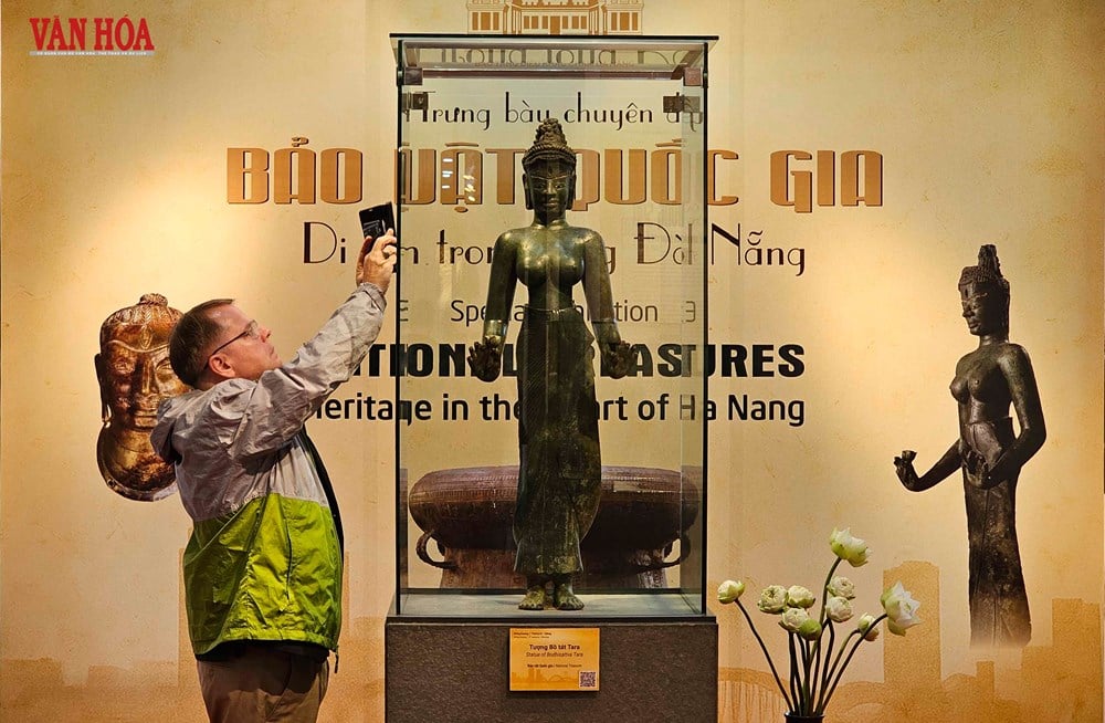Vernisáž tematické výstavy „Národní poklady – dědictví v srdci Da Nangu“ – foto 5