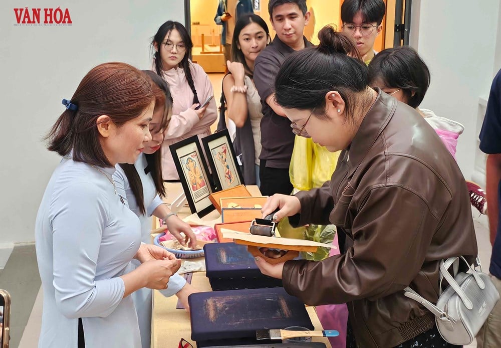 Vernisáž tematické výstavy „Národní poklady – dědictví v srdci Da Nangu“ – foto 9