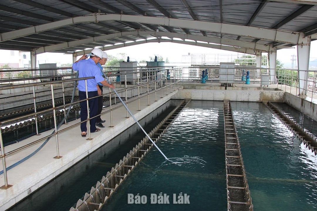 Cantitatea de apă stocată în rezervoarele Societății pe Acțiuni de Alimentare și Drenaj Phu Yen scade rapid.