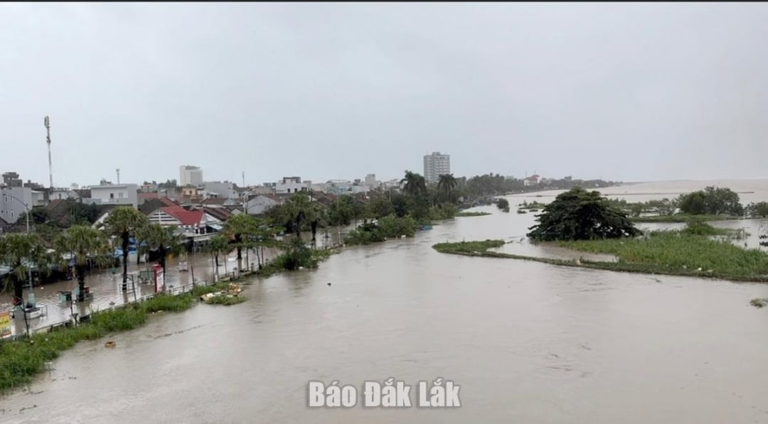 Nivelul apei pe râul Ba a crescut rapid, provocând inundarea multor stații de tratare a apei.
