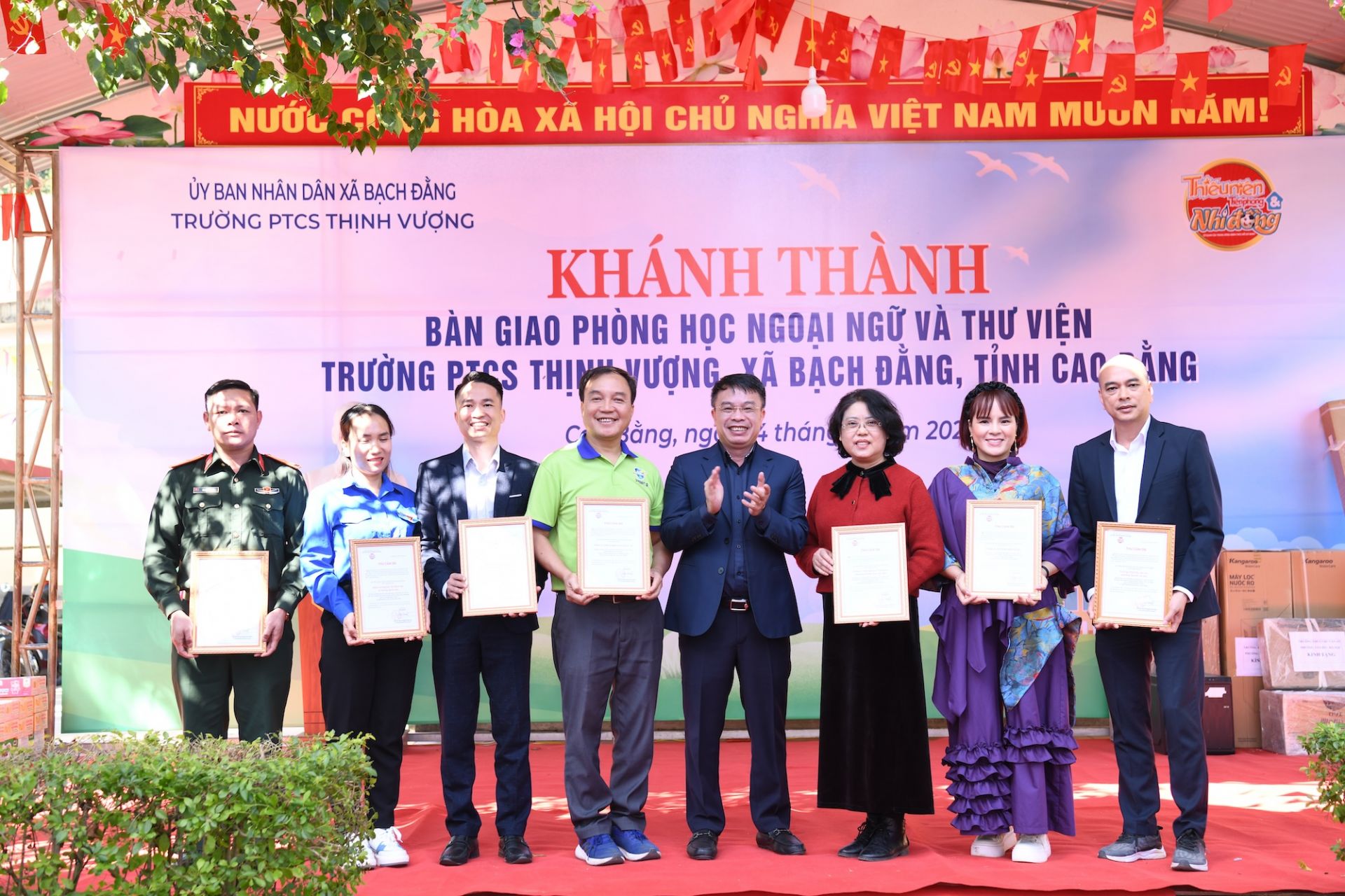 Món quà 800 triệu đồng tặng ngôi trường Thịnh Vượng - Ảnh 5.