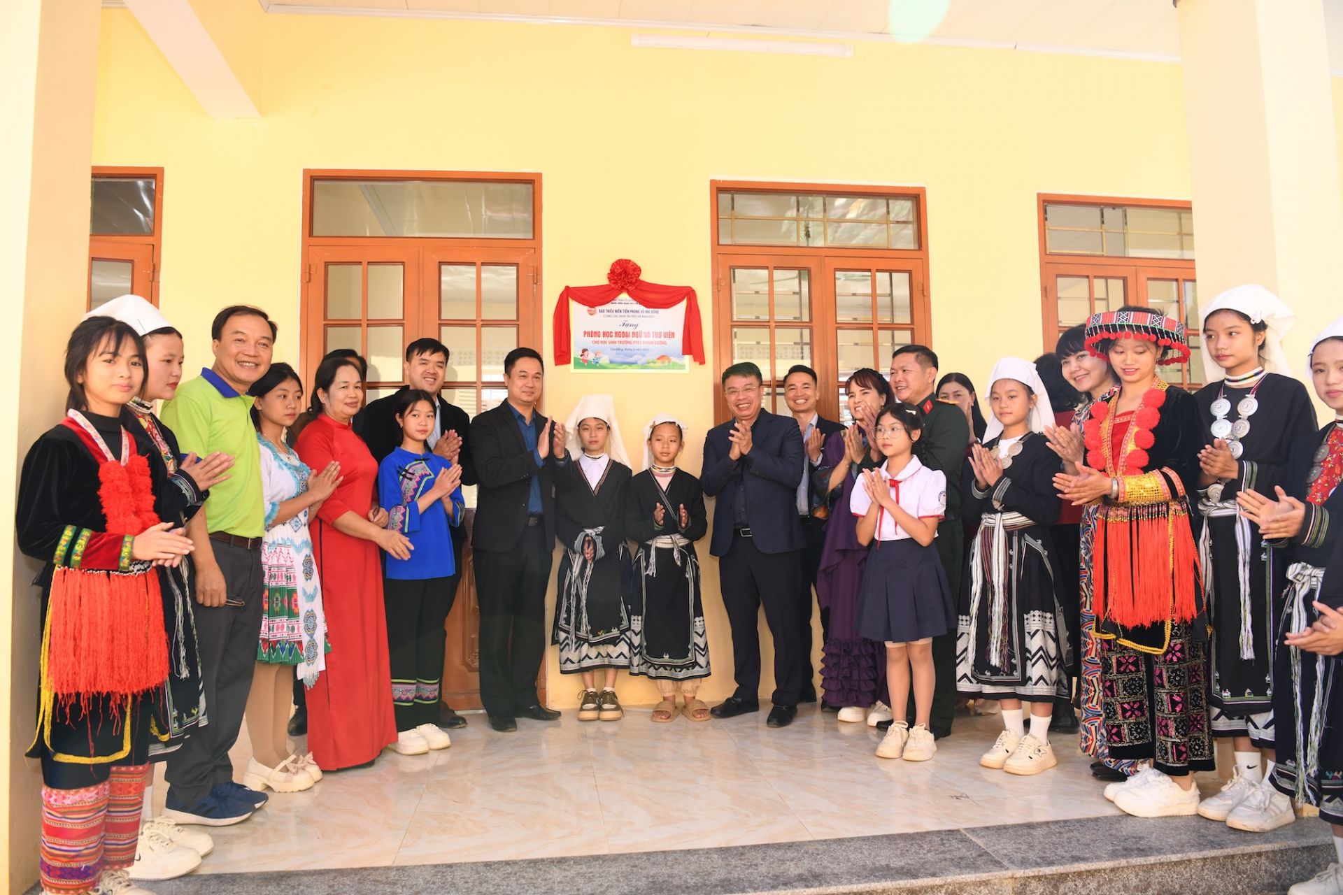 Món quà 800 triệu đồng tặng ngôi trường Thịnh Vượng - Ảnh 6.