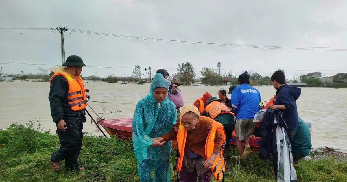 Bộ Chỉ huy Quân sự tỉnh Gia Lai huy động 1.283 cán bộ, chiến sĩ tham gia ứng phó với lũ lụt
