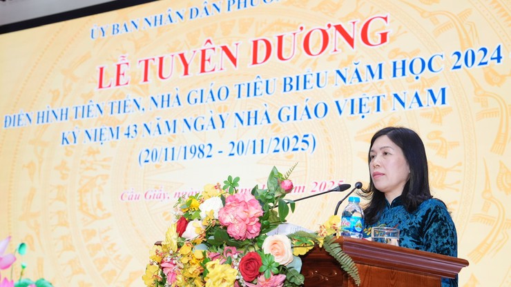 Phường Cầu Giấy tuyên dương các điển hình nhà giáo mẫu mực tiêu biểu năm học 2024 - 2025- Ảnh 4.