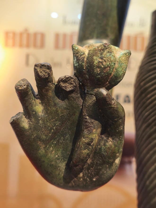 Lần đầu trưng bày bảo vật quốc gia tượng Bồ tát Tara hoàn chỉnh - Ảnh 3.