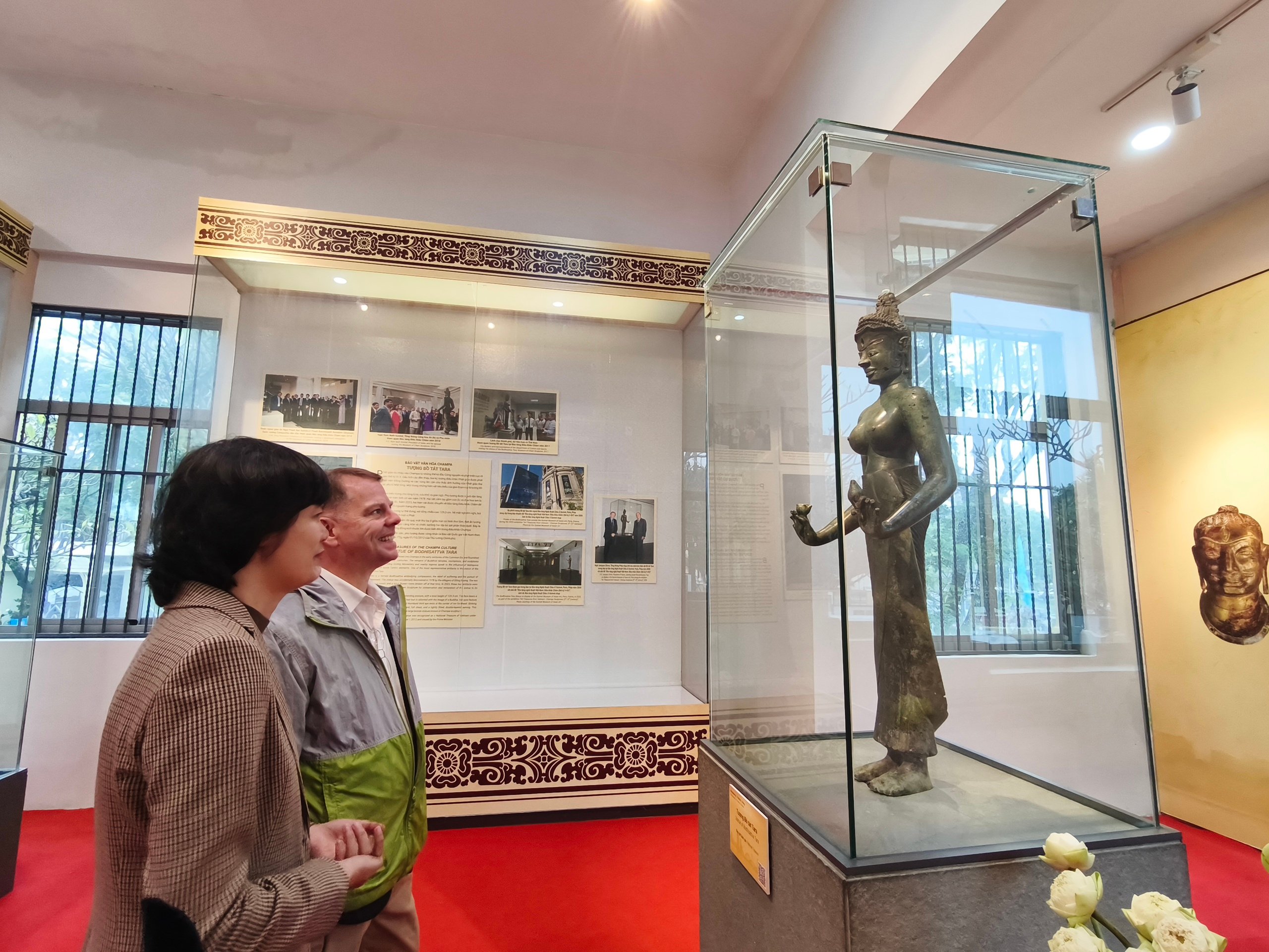 Lần đầu trưng bày bảo vật quốc gia tượng Bồ tát Tara hoàn chỉnh - Ảnh 10.