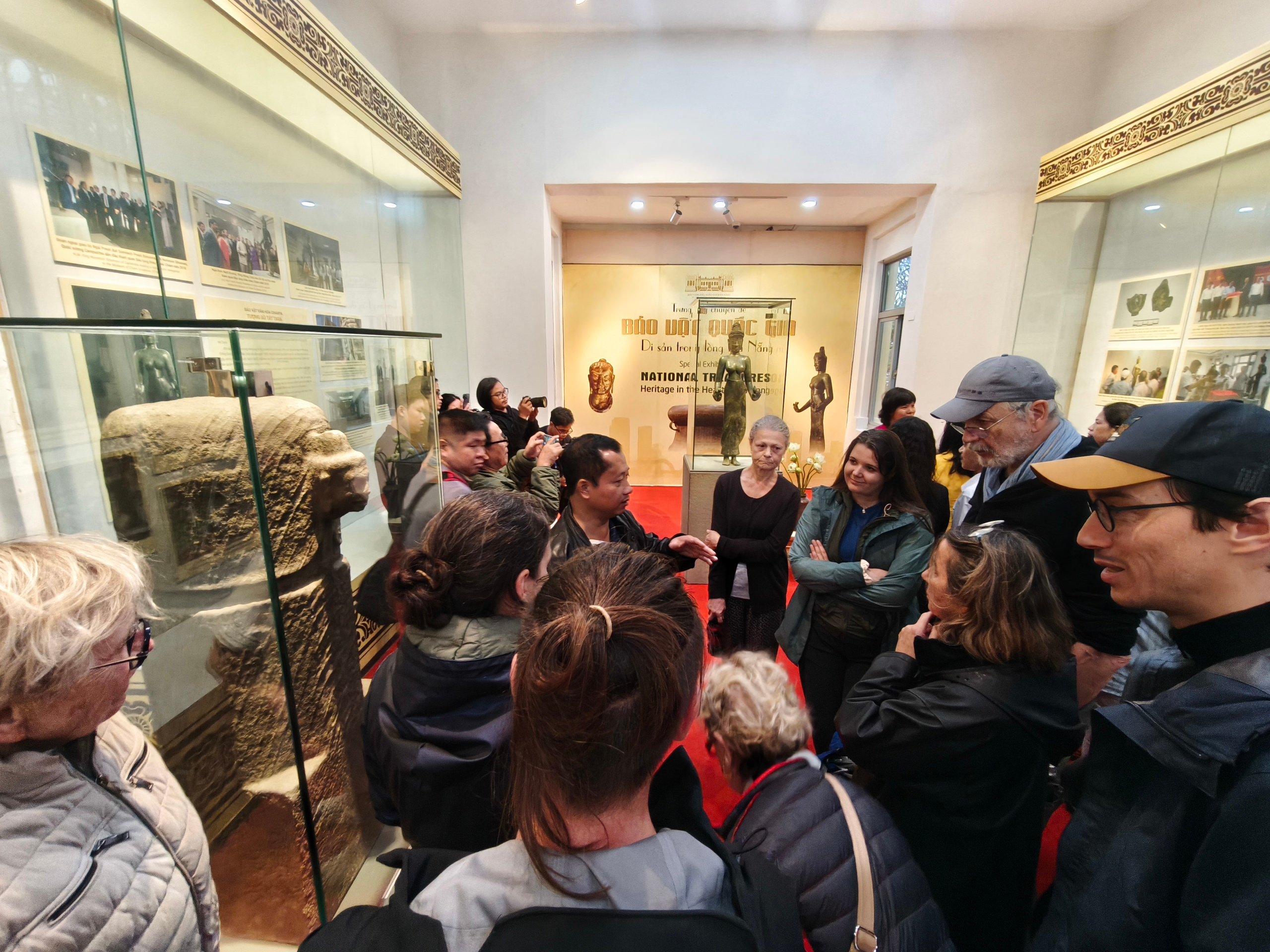 Lần đầu trưng bày bảo vật quốc gia tượng Bồ tát Tara hoàn chỉnh - Ảnh 11.