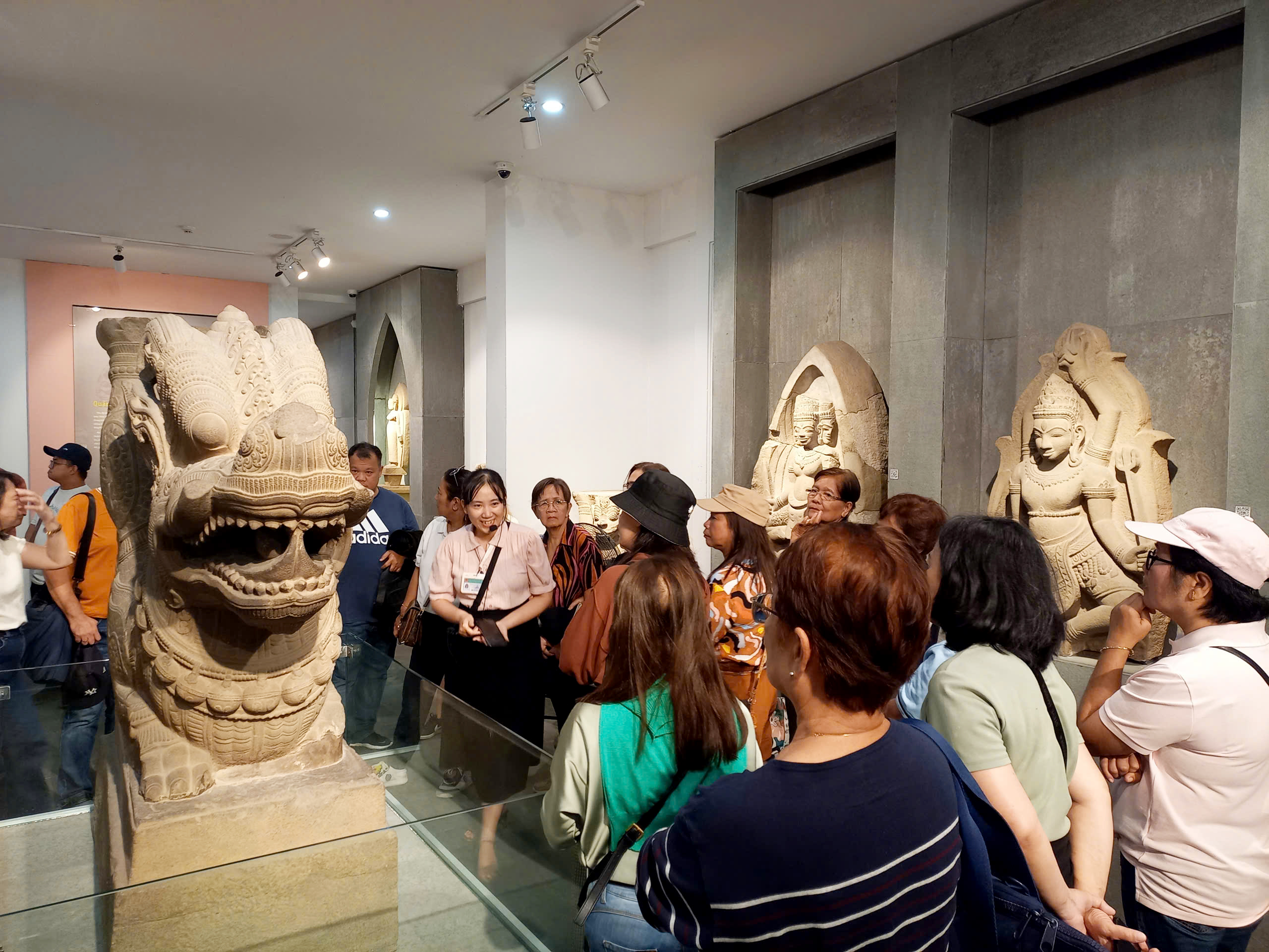 Lần đầu trưng bày bảo vật quốc gia tượng Bồ tát Tara hoàn chỉnh - Ảnh 15.