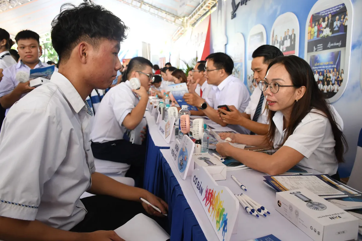 Nhu cầu gần 900 người, sân bay Long Thành gia hạn thời gian nhận hồ sơ tuyển lao động - Ảnh 1.